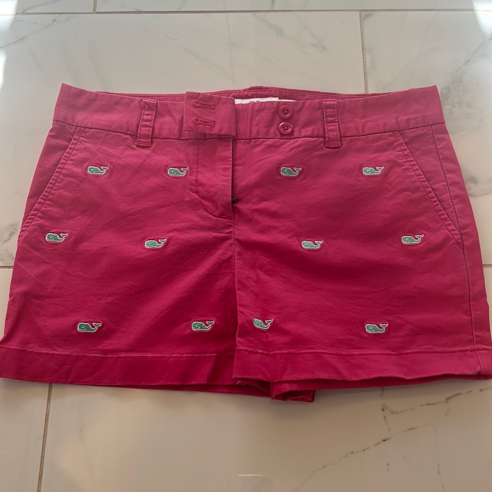 Vineyard vines logo shorts